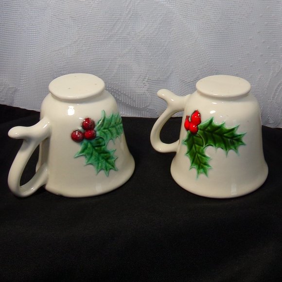 1960's Christmas Coffee Tea Cup Mug Holly Berries, Vintage Hand Painted . - Picture 5 of 15